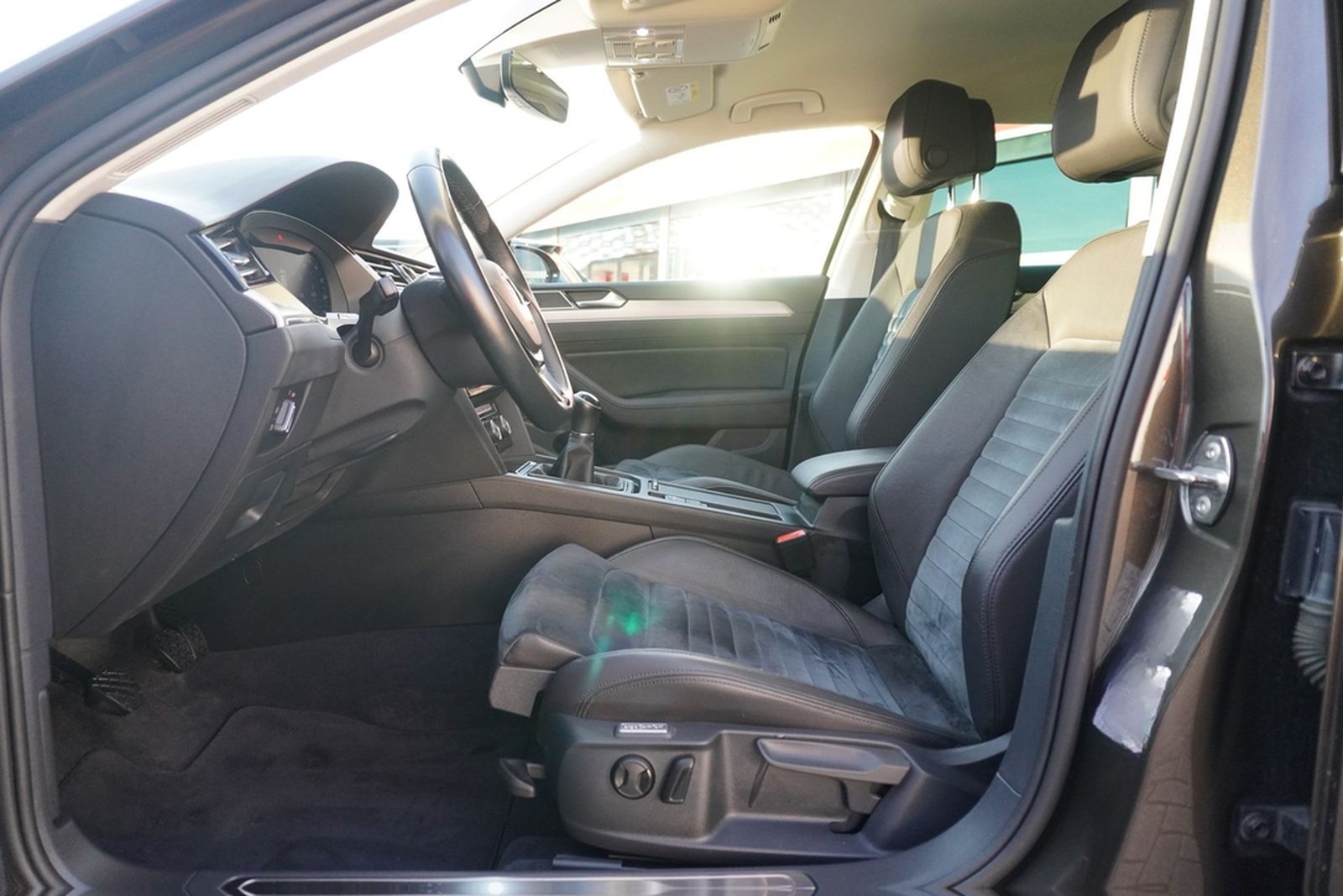 Volkswagen Passat Variant 1.4 TSI Highline LED Navi ACC 360 foto 8