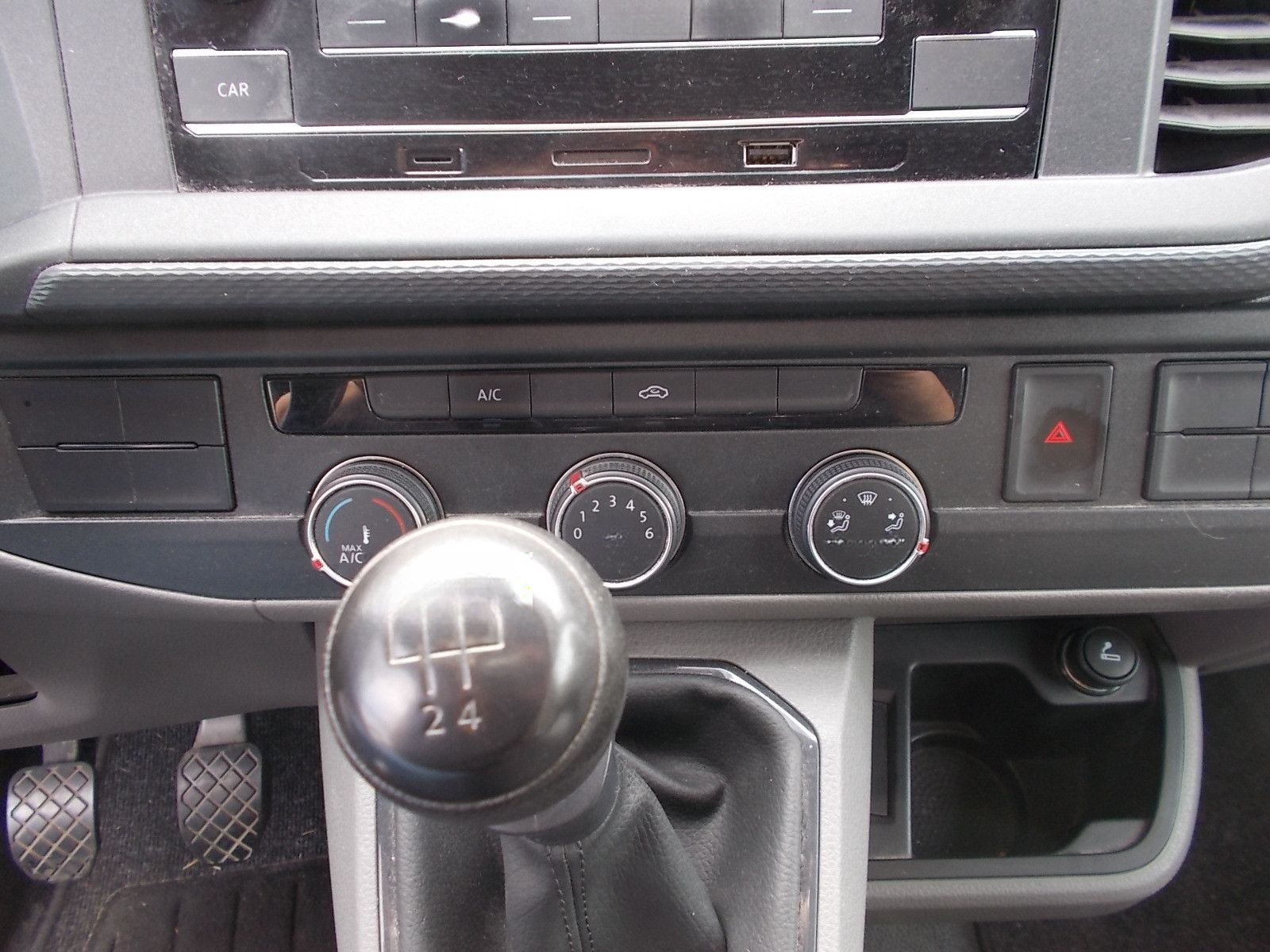 Volkswagen T6 Kasten Klima AHK Heckflügel Allwetter 3 Sitze foto 25