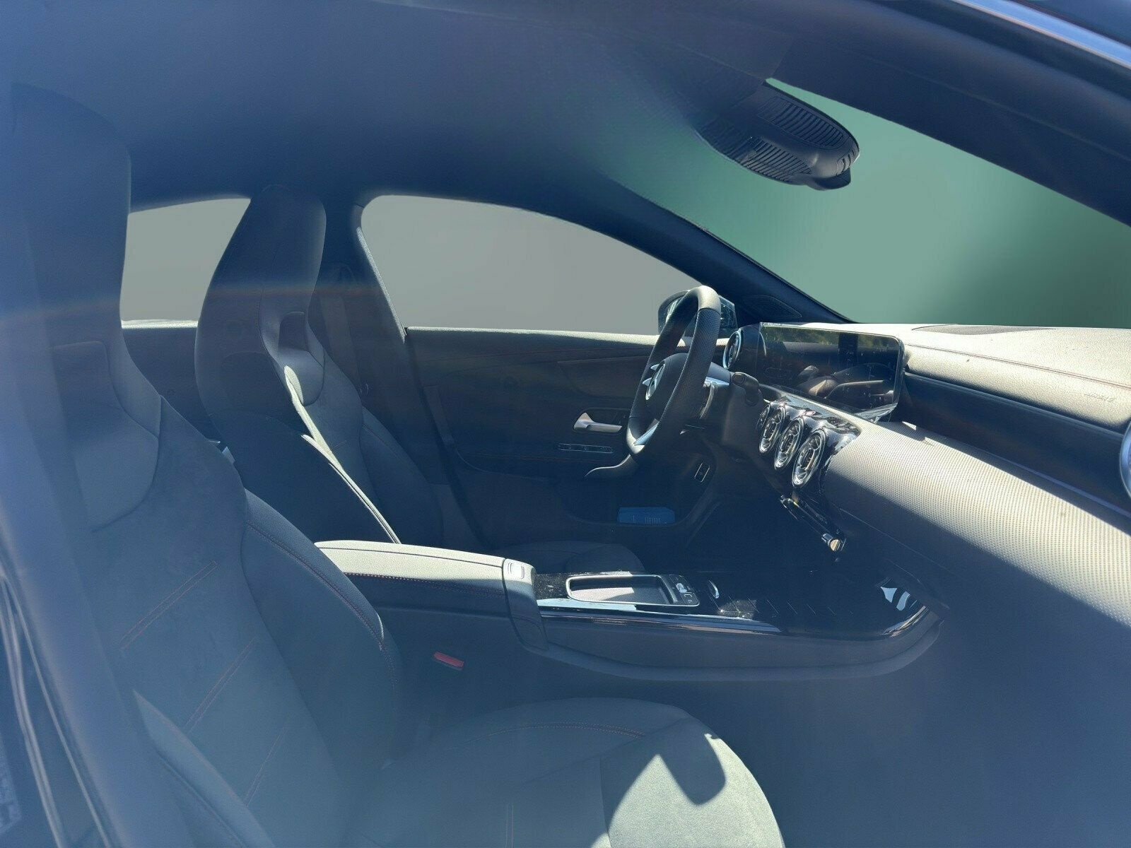 Mercedes-Benz CLA 200 AMG+AHK+DISTRO+360+KEYL+AMBI+LENKHZ+MLED foto 12