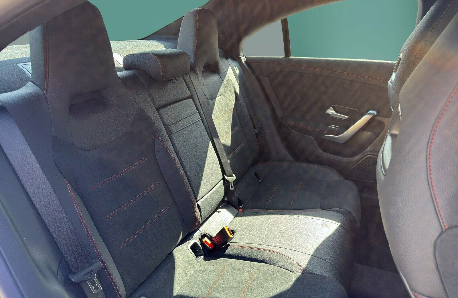 Mercedes-Benz CLA 200 AMG+AHK+DISTRO+360+KEYL+AMBI+LENKHZ+MLED foto 13