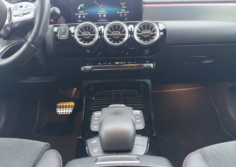 Mercedes-Benz A 45 AMG 4M+ NAVI 360 BURMESTER AMBIENTE LED foto 16