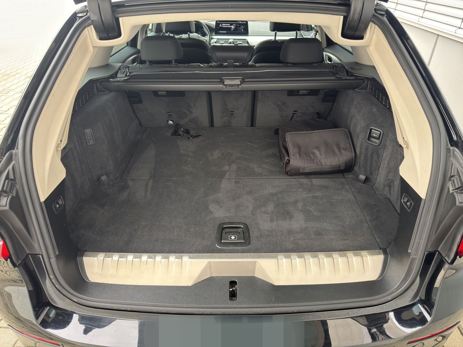 BMW 530e xDrive Tour. LED Navi HUD ParkAs BusinesPak foto 13