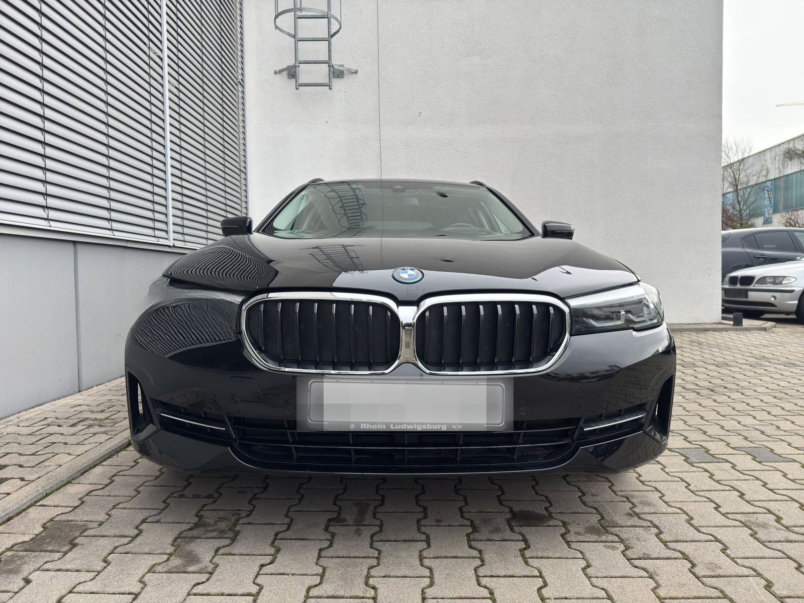 BMW 530e xDrive Tour. LED Navi HUD ParkAs BusinesPak foto 4