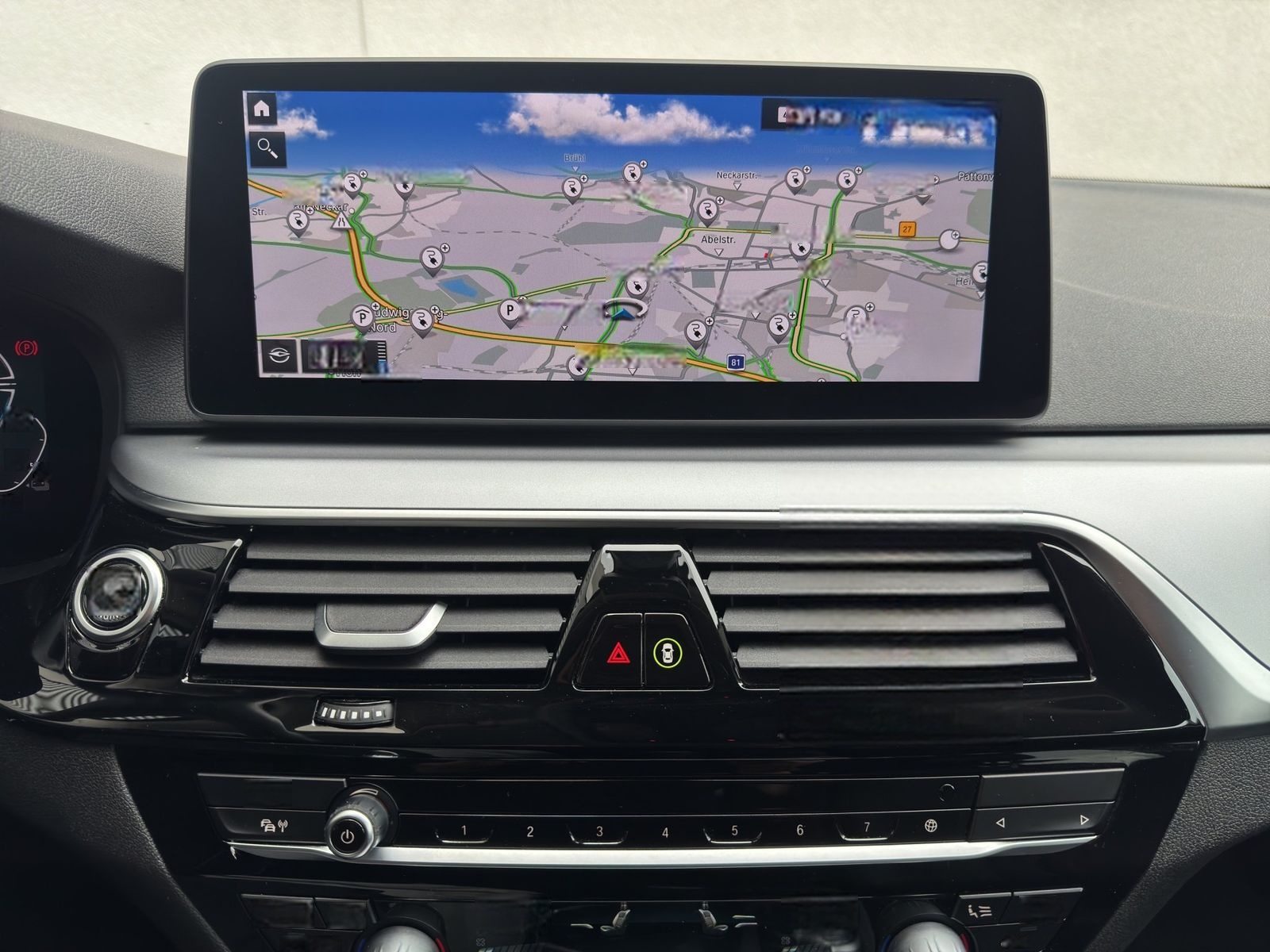 BMW 530e xDrive Tour. LED Navi HUD ParkAs BusinesPak foto 9