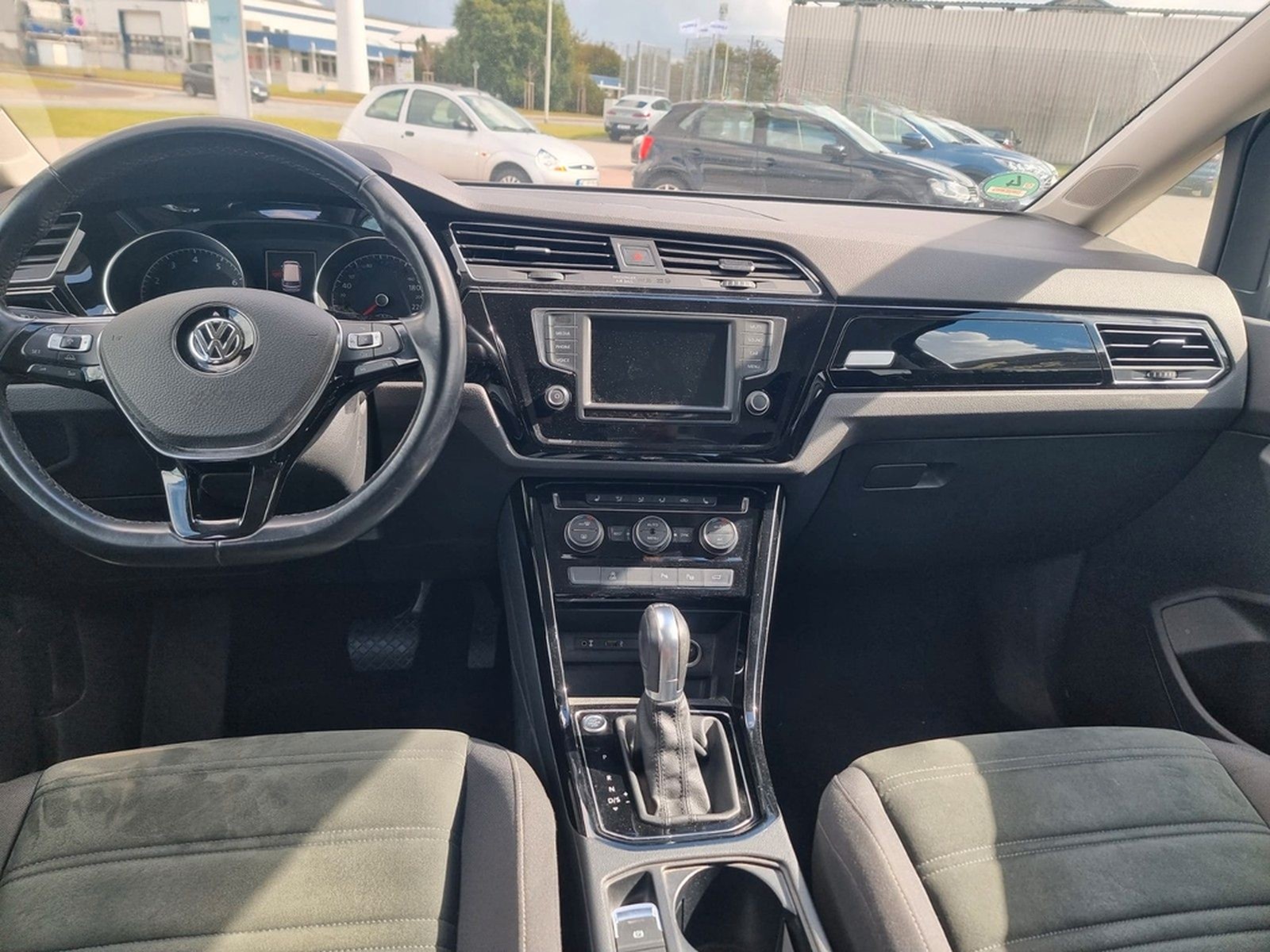 Volkswagen Touran Highline 1.4 DSG LED AHK NAVI ACC foto 12