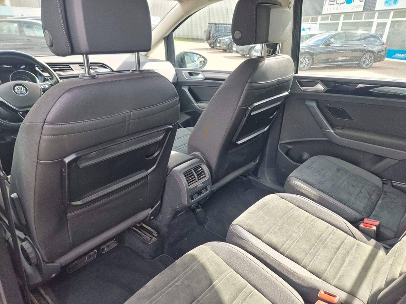 Volkswagen Touran Highline 1.4 DSG LED AHK NAVI ACC foto 15