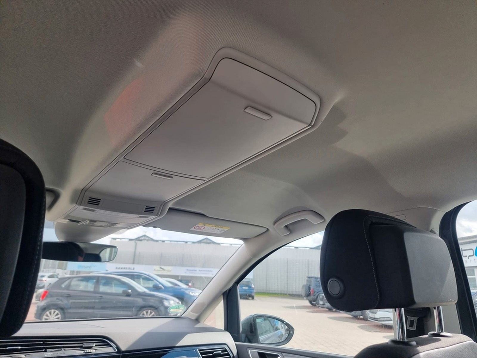 Volkswagen Touran Highline 1.4 DSG LED AHK NAVI ACC foto 18