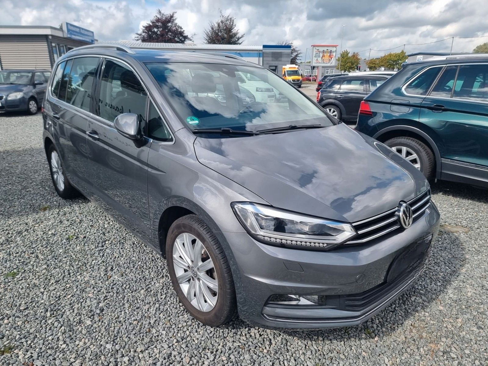 Volkswagen Touran Highline 1.4 DSG LED AHK NAVI ACC foto 3