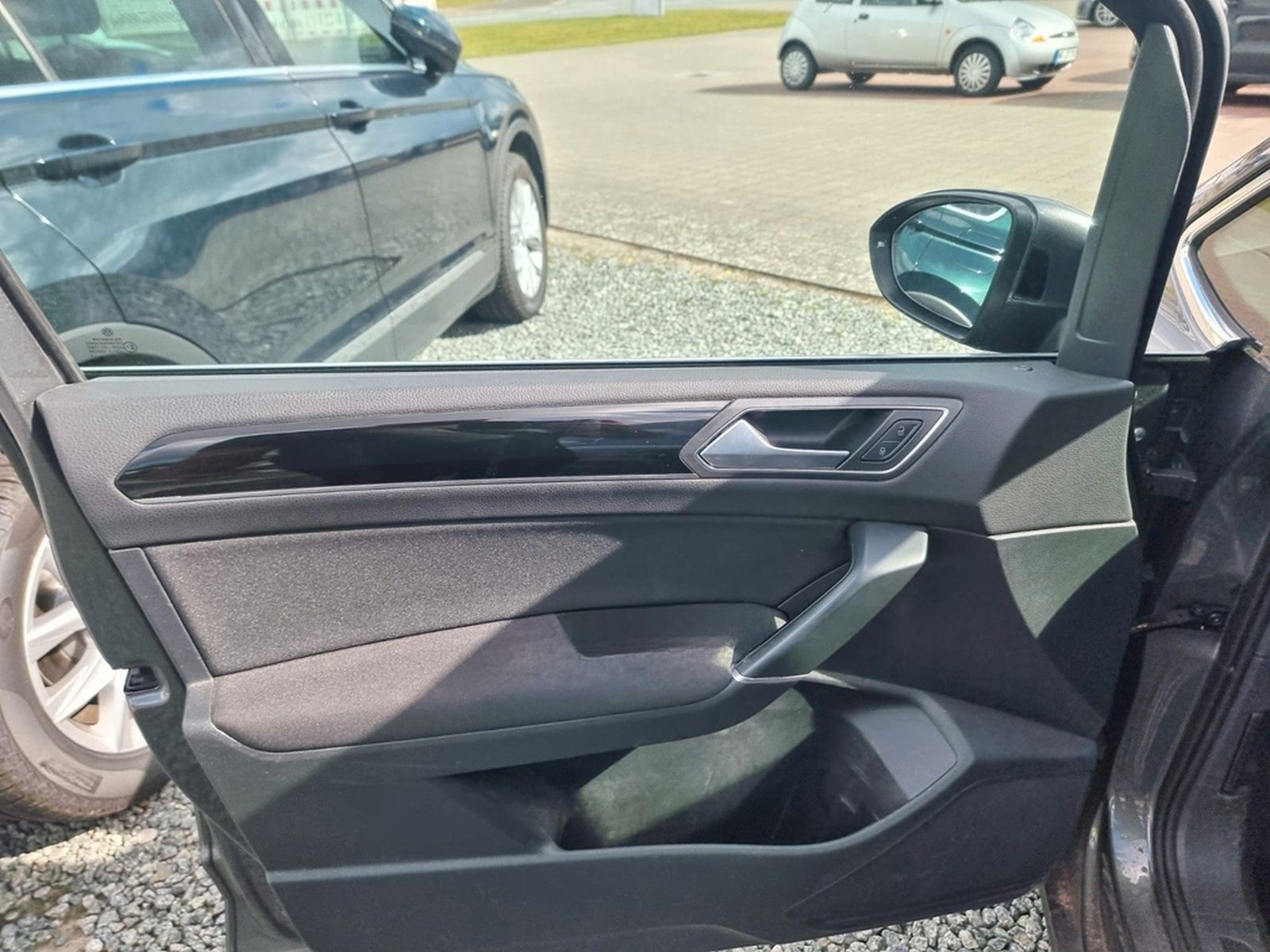 Volkswagen Touran Highline 1.4 DSG LED AHK NAVI ACC foto 7