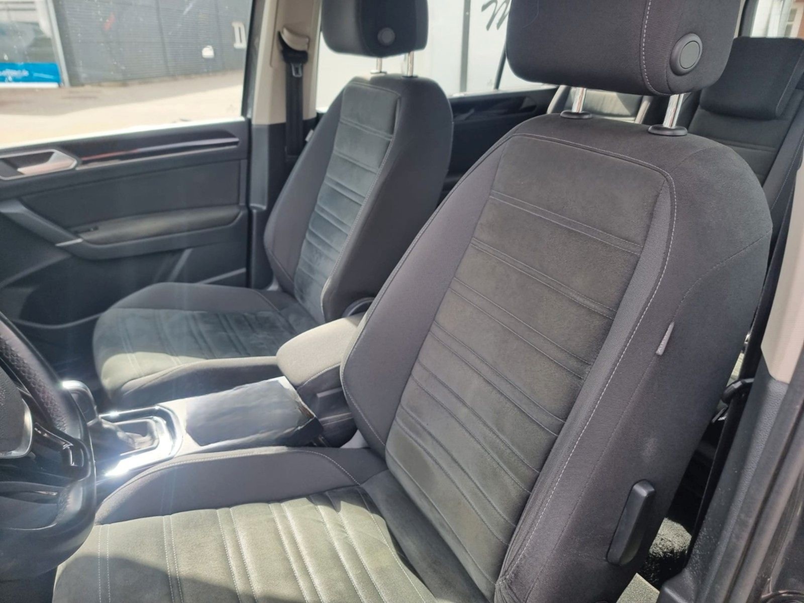 Volkswagen Touran Highline 1.4 DSG LED AHK NAVI ACC foto 10