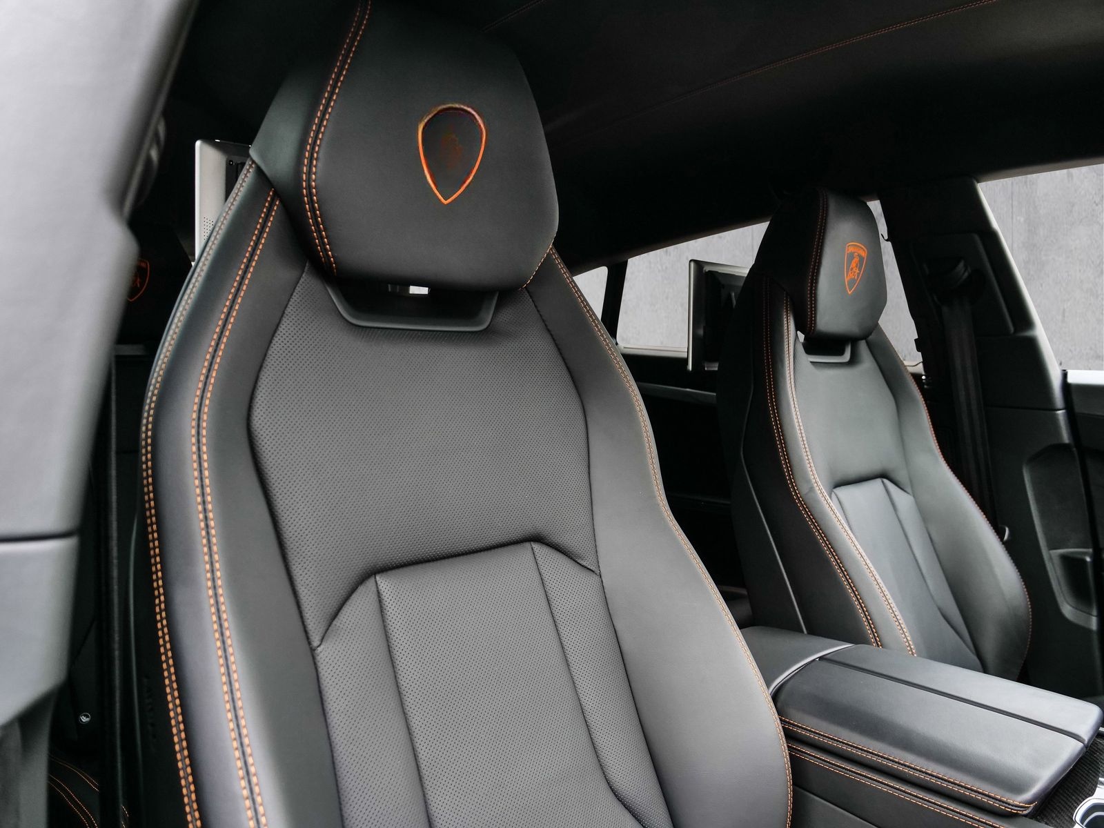 Lamborghini Urus Grigio Keres Matt, Full Exterior Carbon foto 23