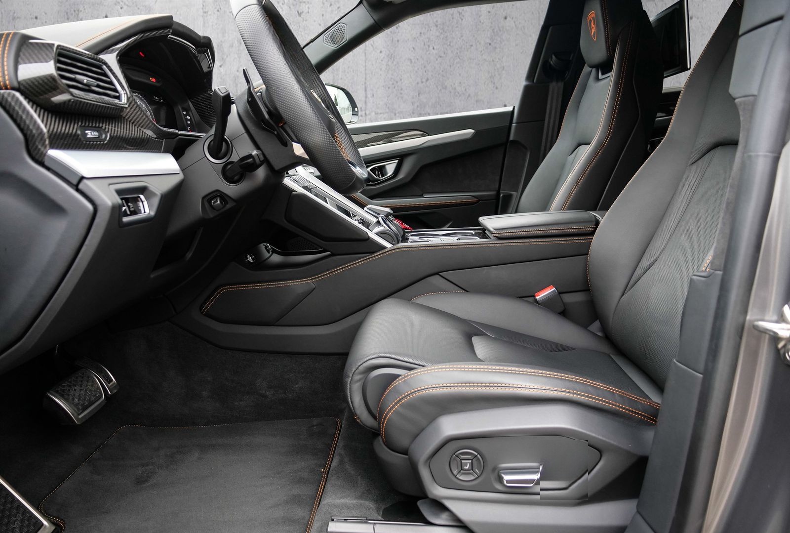 Lamborghini Urus Grigio Keres Matt, Full Exterior Carbon foto 8