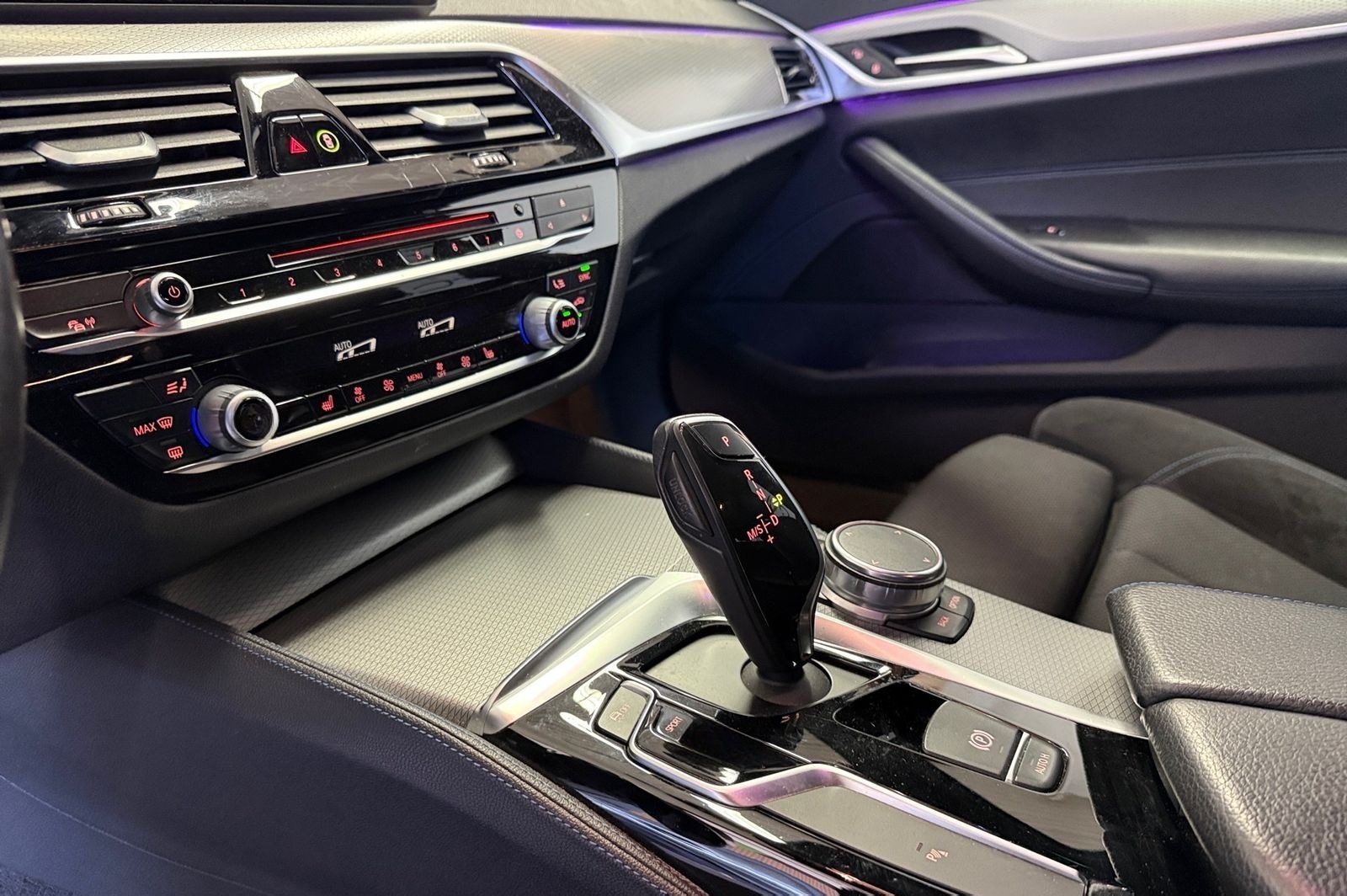 BMW 530dTxDrive*M Sport*a.LED*ACC*NavProf*Kamera*HUD foto 18