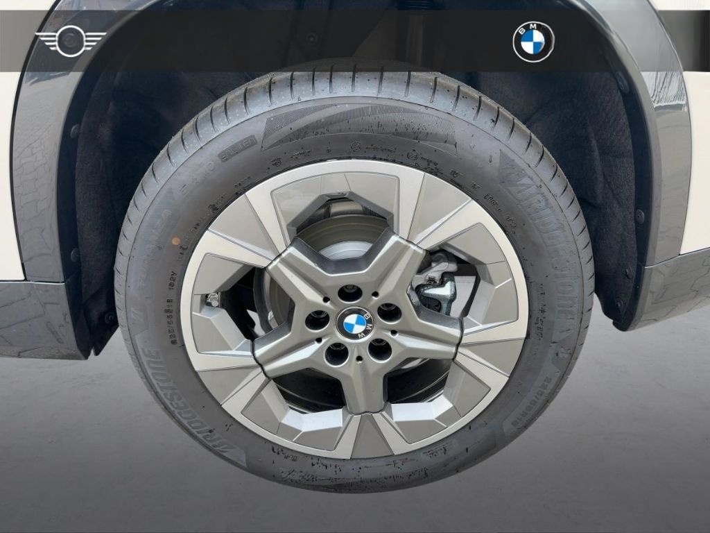 BMW X1 sDrive20i Park-Assistent LED Lenkradhzg Komfo foto 11