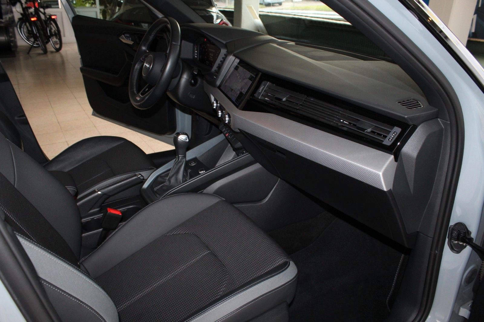 Audi A1 Citycarver 30 TFSI Navi LED S Line foto 11