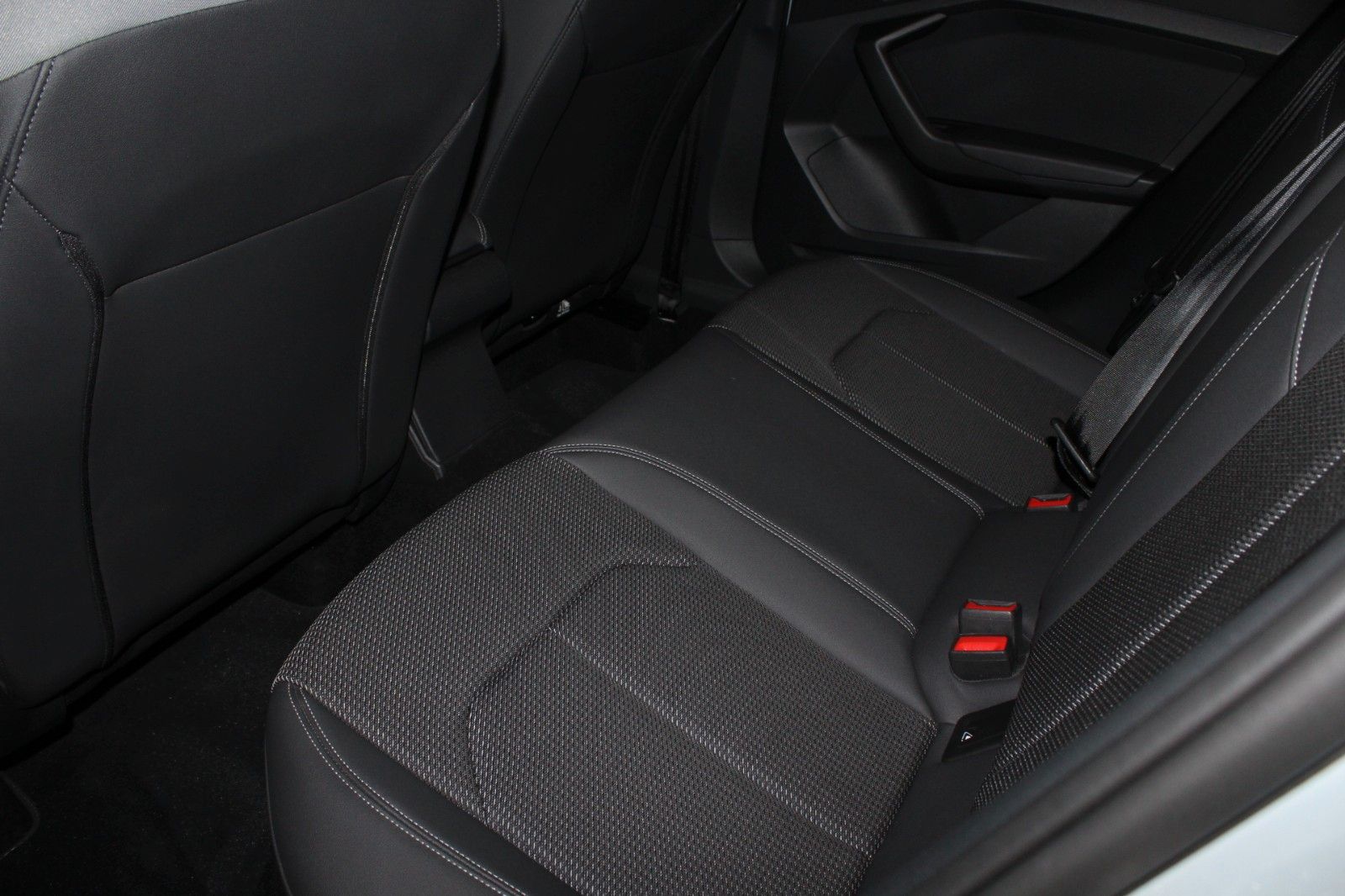 Audi A1 Citycarver 30 TFSI Navi LED S Line foto 14