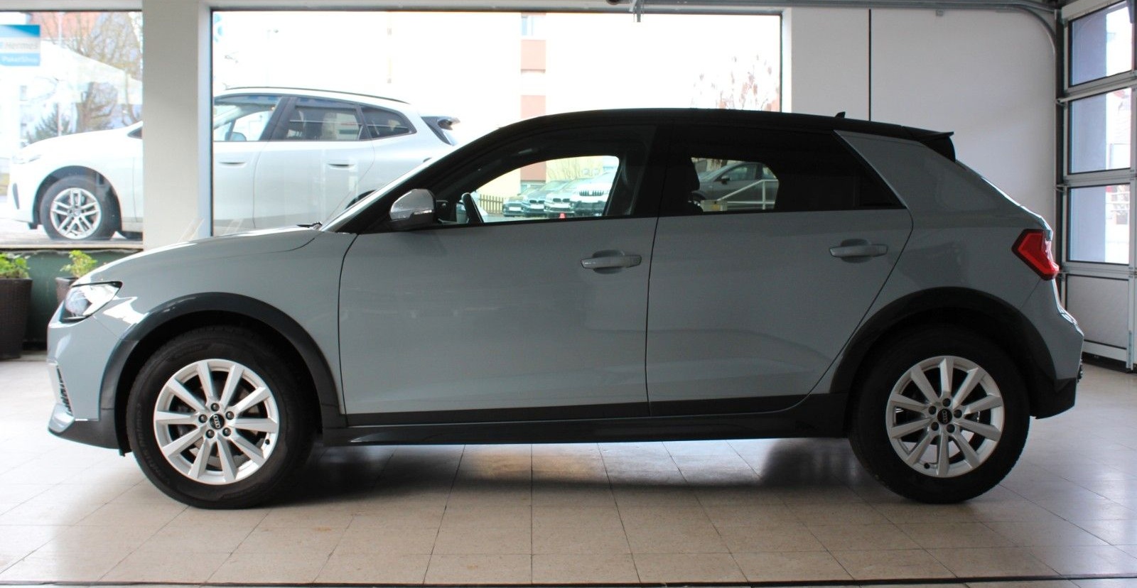 Audi A1 Citycarver 30 TFSI Navi LED S Line foto 4