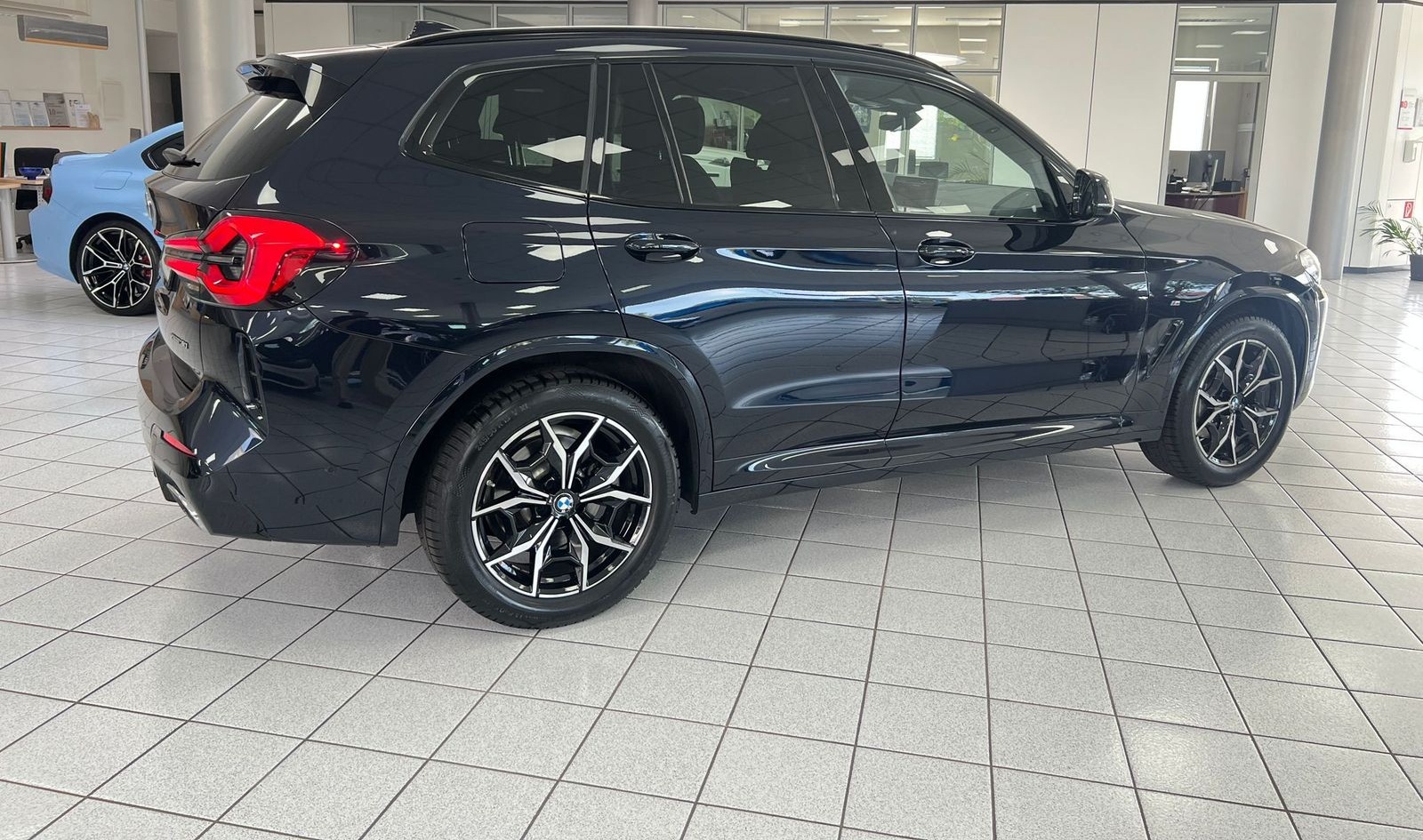 BMW X3 30d xDrive M-Sport PANO*STHZG*HUD*AHK*ACC*H/K foto 4