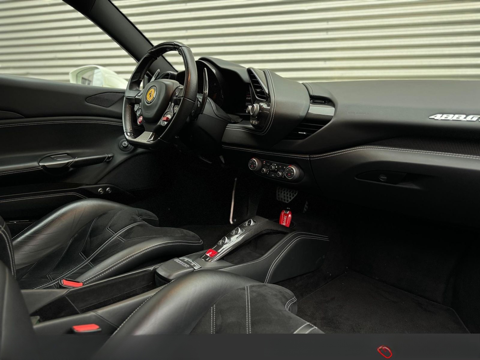 Ferrari 488 GTB DE-FZG/STEUER19%/KERAMIK/CARBON/RACIN... foto 21