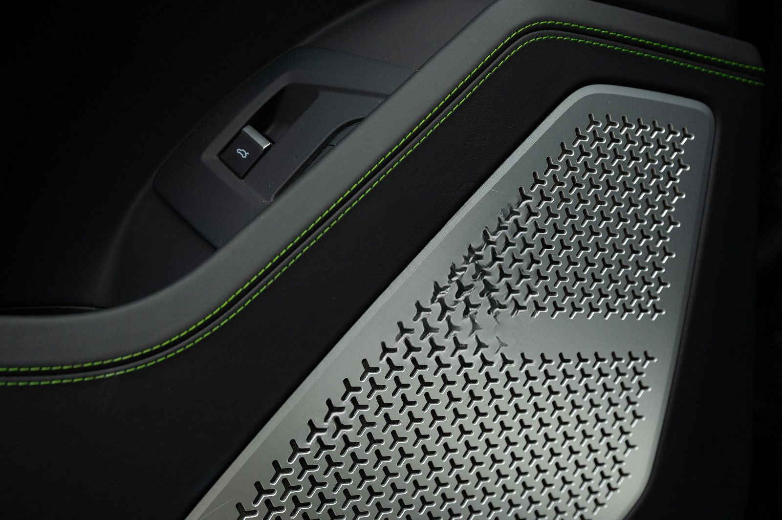 Lamborghini Urus B&O 23" PANO MASSAGE AHK 360° STERNEHIMMEL foto 15
