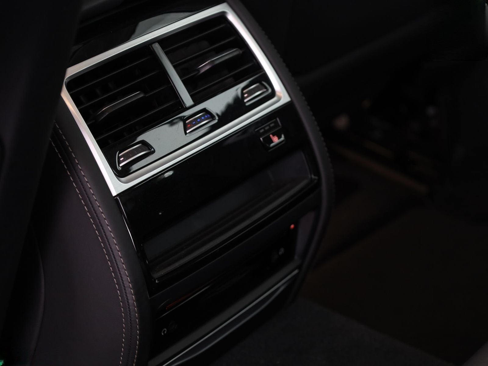 BMW 750 d xDrive M SPORT FOND-TV,NIGHT-VISION,HUD,SH foto 24