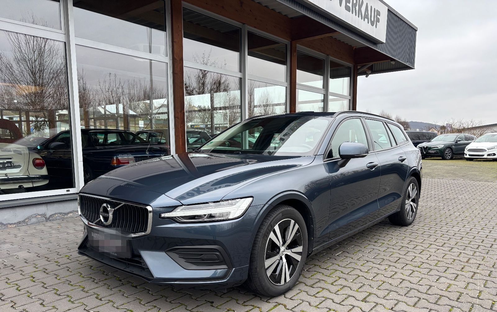 Volvo V60 Kombi Momentum Core R-Cam AHK foto 3