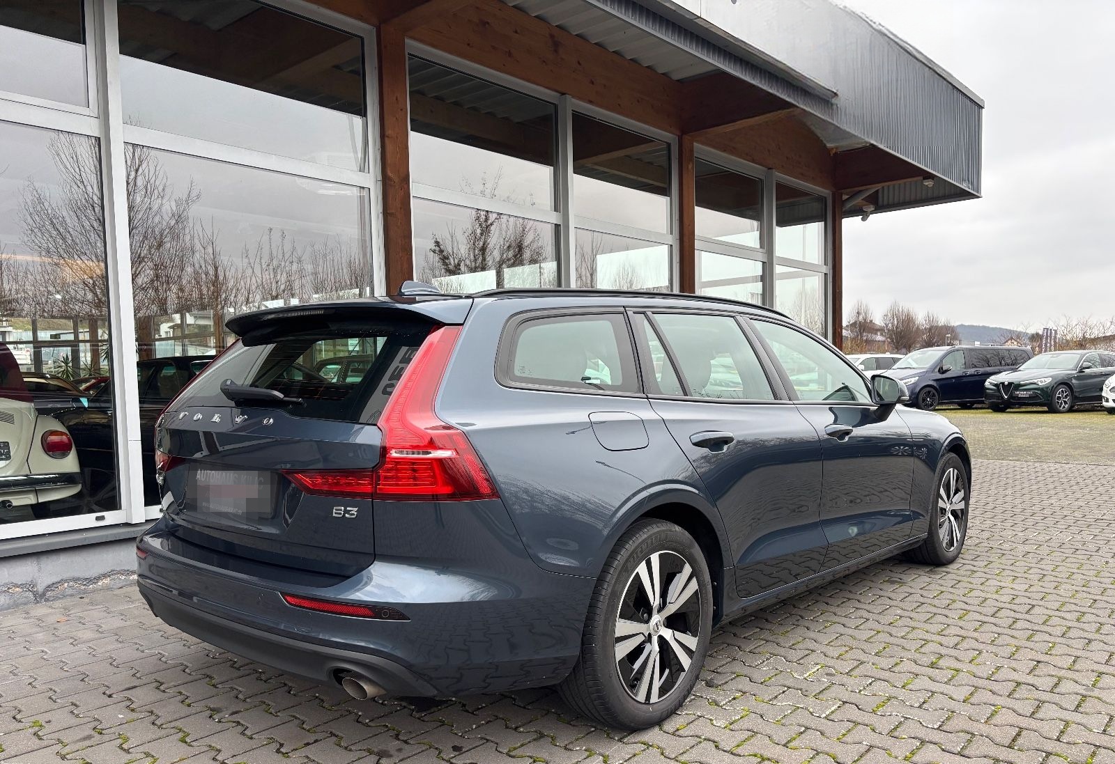 Volvo V60 Kombi Momentum Core R-Cam AHK foto 4