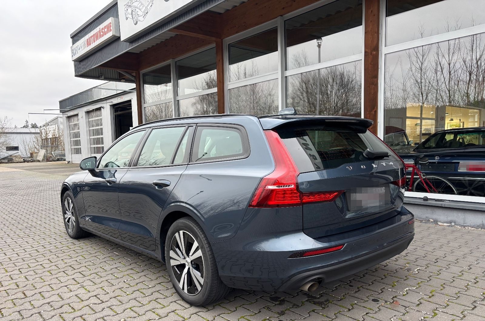 Volvo V60 Kombi Momentum Core R-Cam AHK foto 5