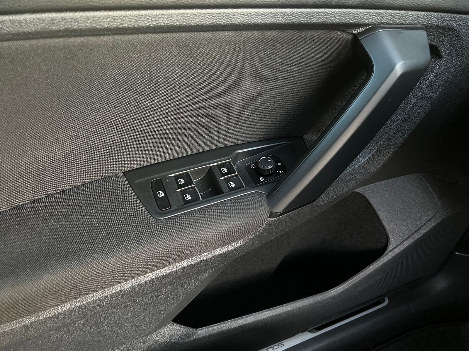 Volkswagen Tiguan SOUND 1.4 TSI ACT BMT *AHK, Navi, Kamera* foto 21