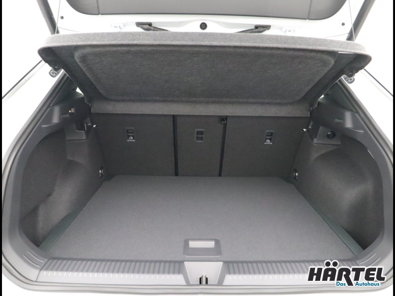 Volkswagen T-ROC R-LINE BLACK STYLE 1.5 ETSI DSG Sportpaket foto 13