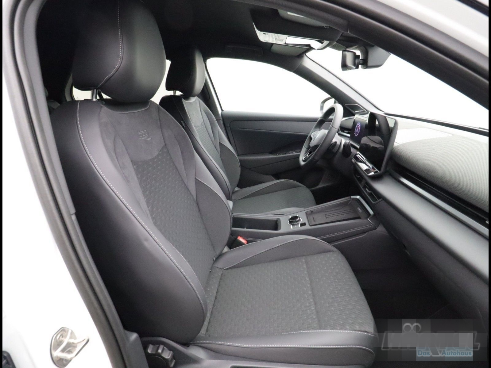 Volkswagen T-ROC R-LINE BLACK STYLE 1.5 ETSI DSG Sportpaket foto 6