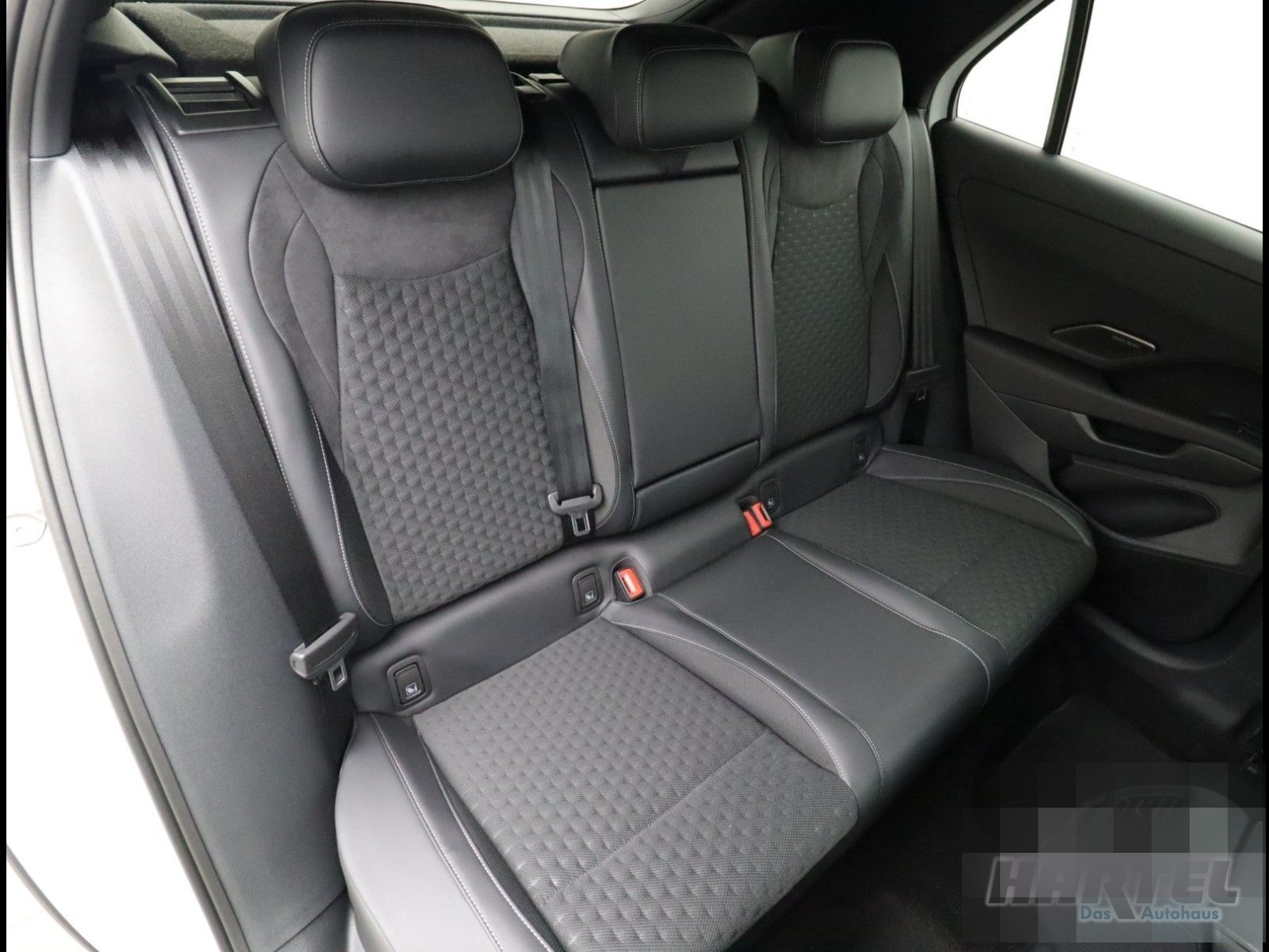 Volkswagen T-ROC R-LINE BLACK STYLE 1.5 ETSI DSG Sportpaket foto 8