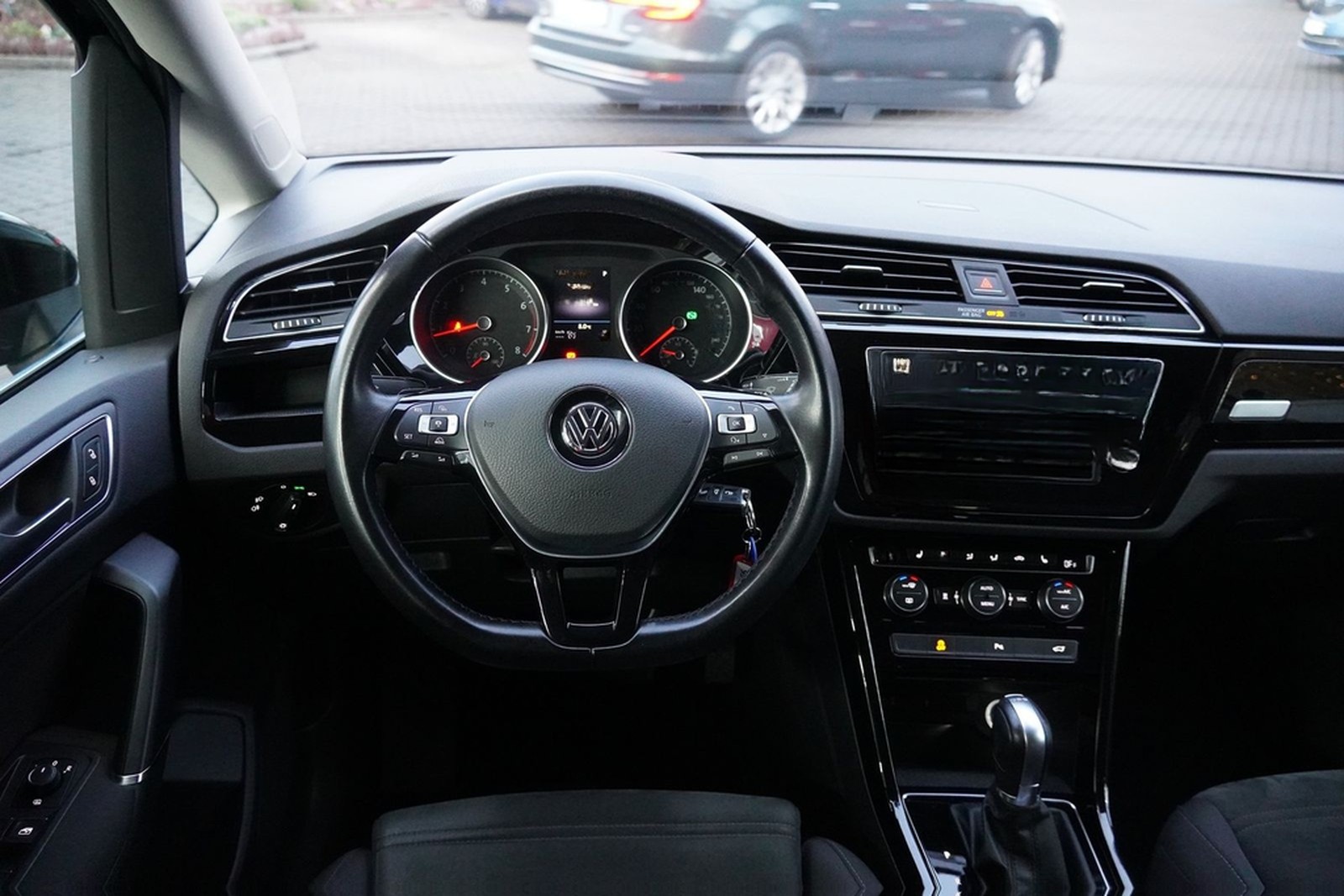 Volkswagen Touran 1.4 TSI DSG Highline LED ACC Standheizung foto 12