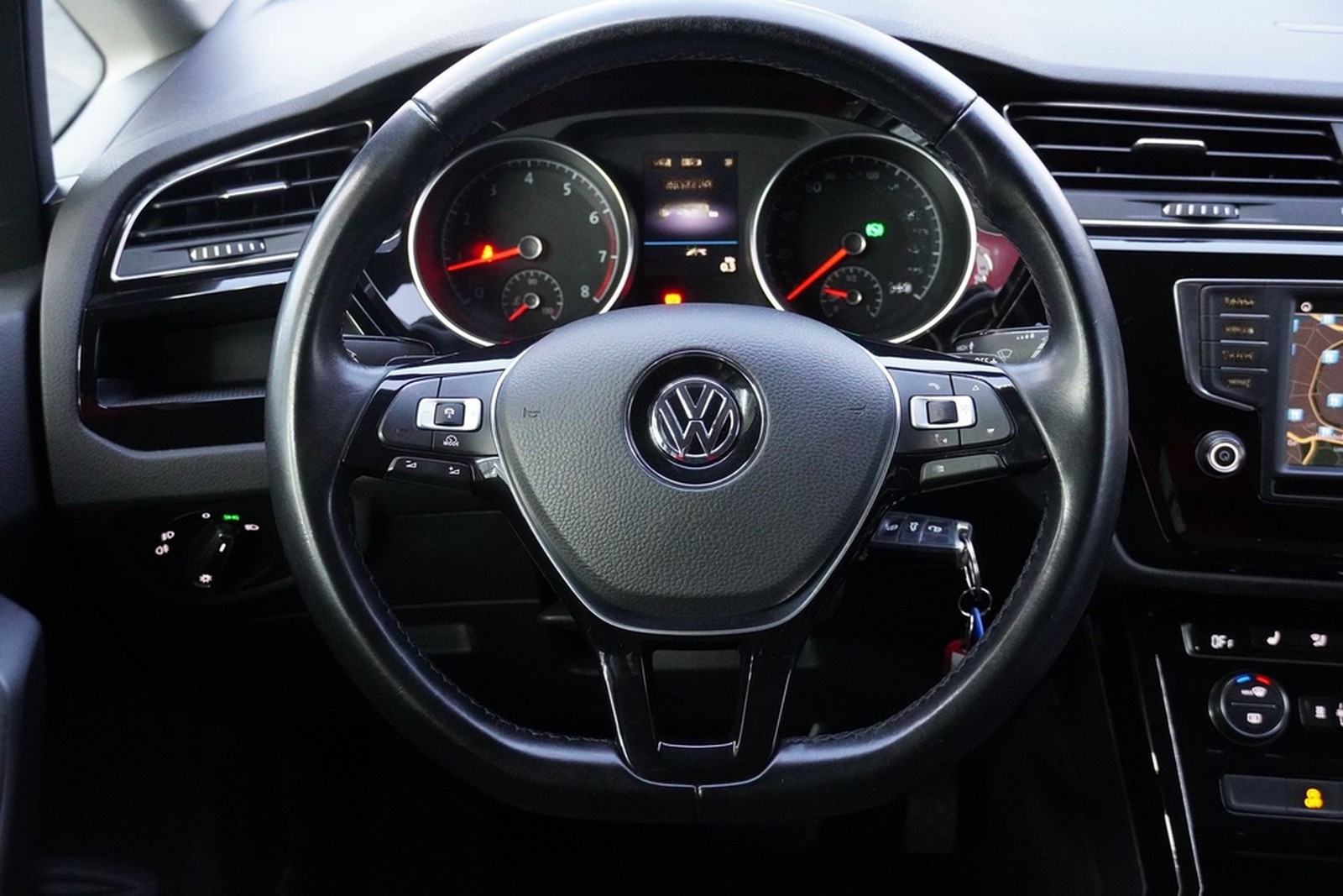Volkswagen Touran 1.4 TSI DSG Highline LED ACC Standheizung foto 16