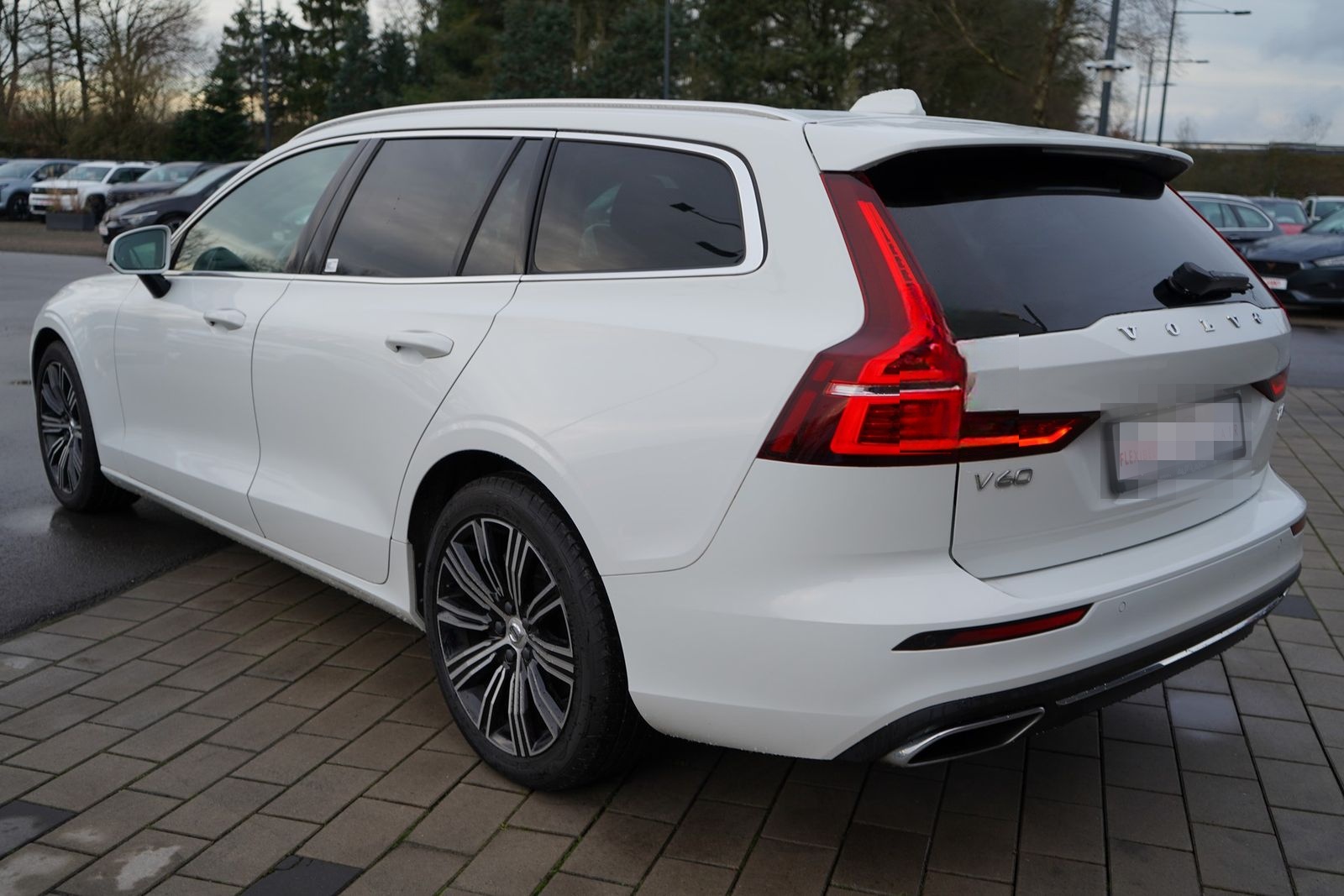 Volvo V60 Kombi 2.0 Inscription LED Navi Tempomat DAB foto 3