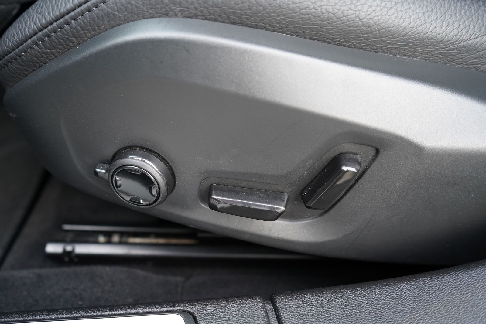 Volvo V60 Kombi 2.0 Inscription LED Navi Tempomat DAB foto 10