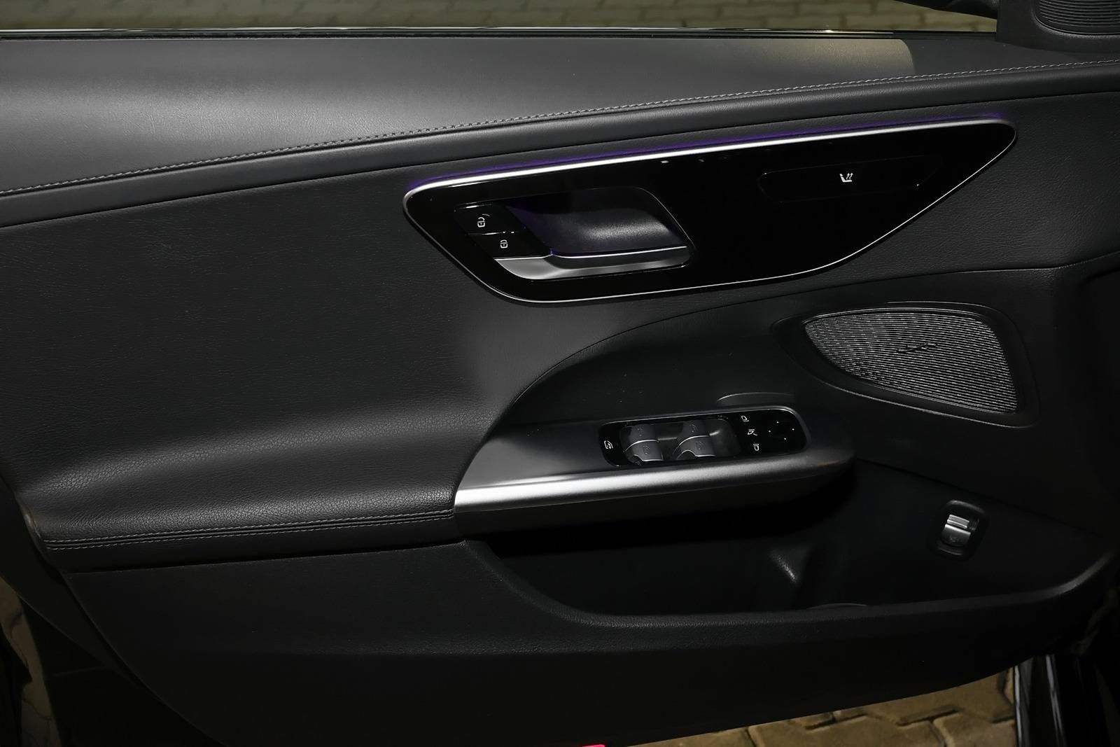 Mercedes-Benz C 300 4M T AMG DISTRO+KAMERA+SPURHALTE+LED+18" foto 11