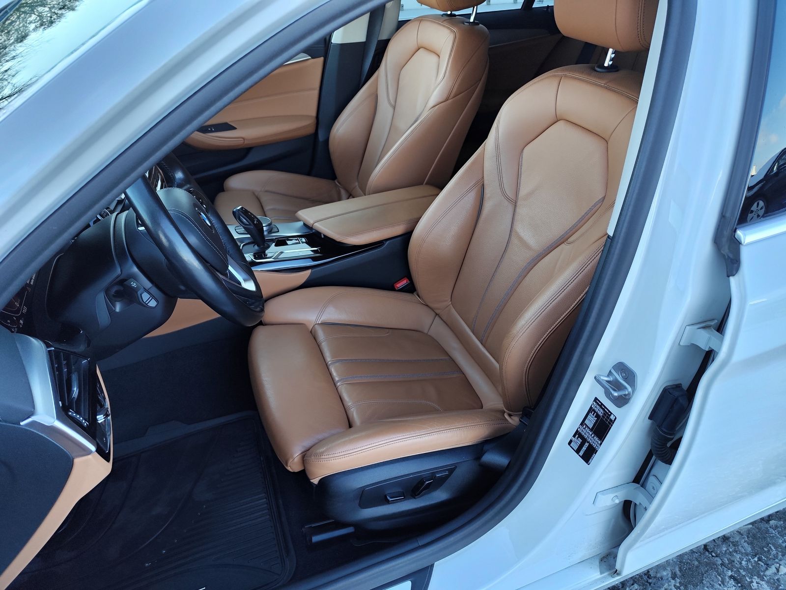 BMW 530d Touring LED LC Prof Kamera LRH SHZ PDC Temp foto 16