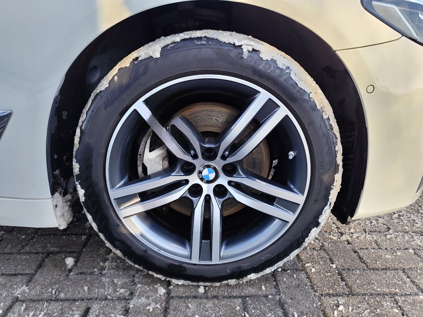 BMW 530d Touring LED LC Prof Kamera LRH SHZ PDC Temp foto 4