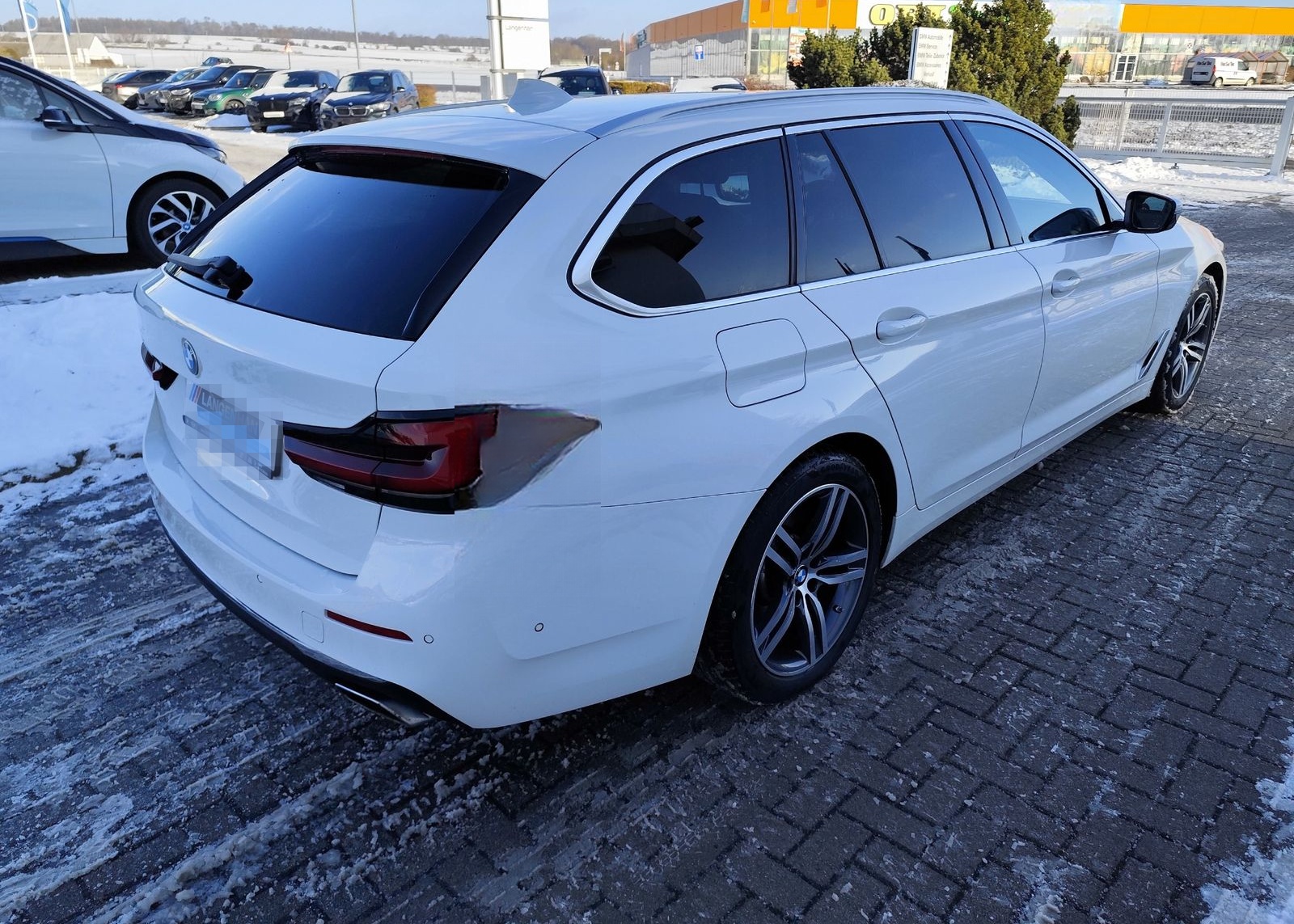 BMW 530d Touring LED LC Prof Kamera LRH SHZ PDC Temp foto 6