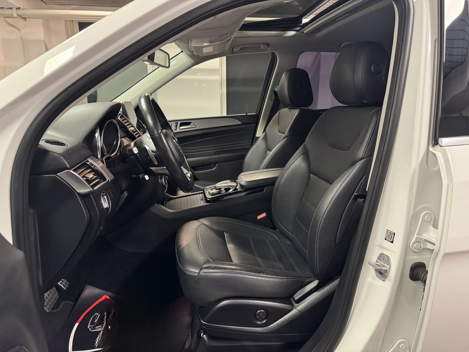 Mercedes-Benz GLE 350 d 4Matic*AMG-LINE*GDACH*LEDER*AHK* foto 11