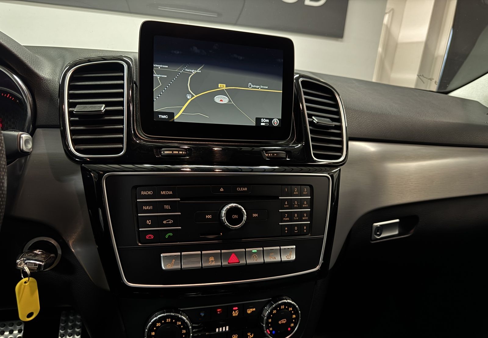 Mercedes-Benz GLE 350 d 4Matic*AMG-LINE*GDACH*LEDER*AHK* foto 20