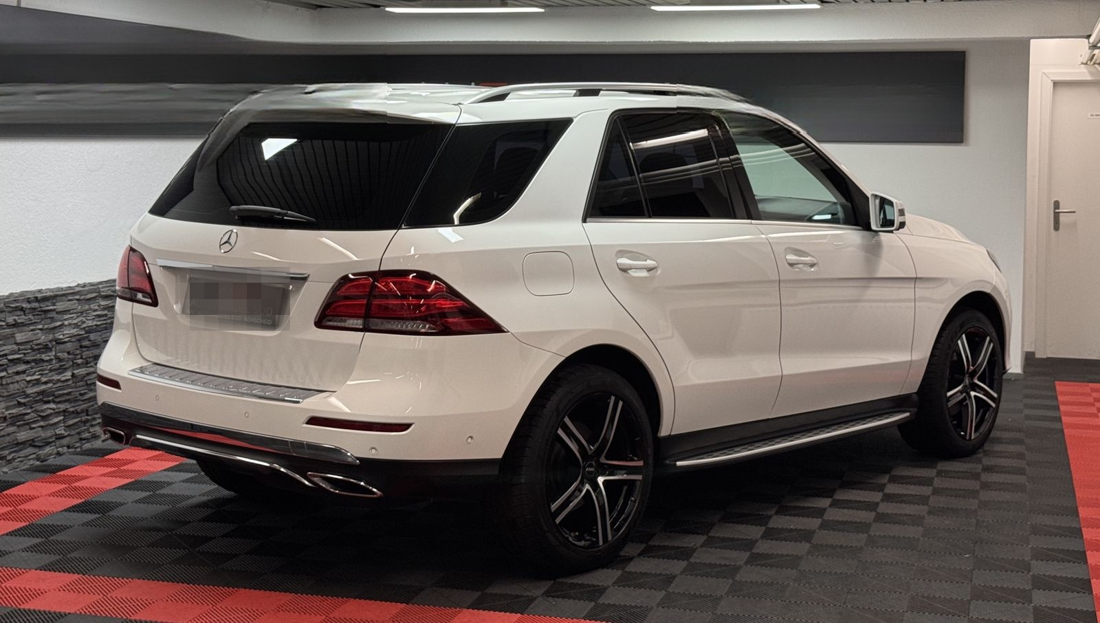 Mercedes-Benz GLE 350 d 4Matic*AMG-LINE*GDACH*LEDER*AHK* foto 5