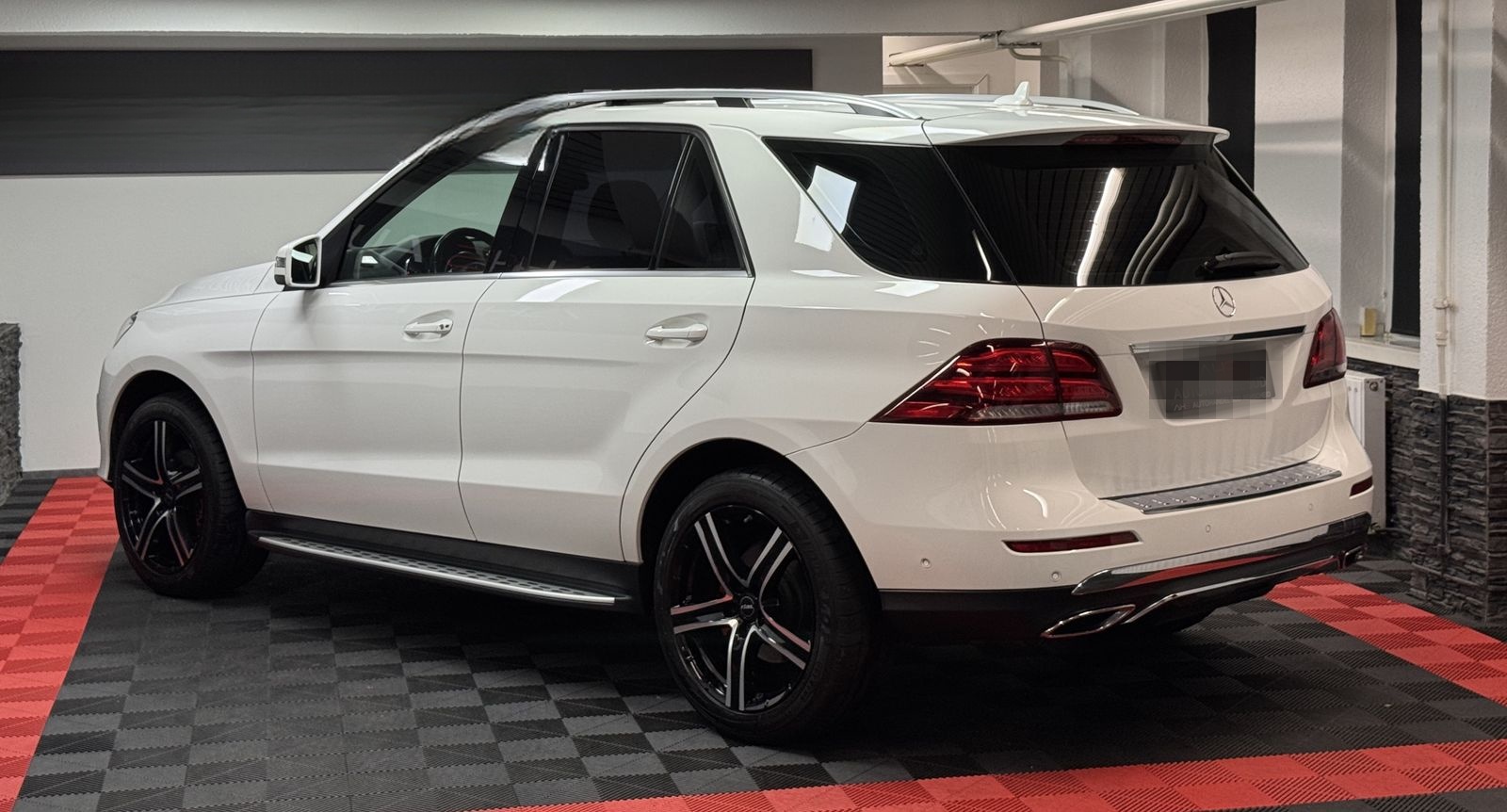 Mercedes-Benz GLE 350 d 4Matic*AMG-LINE*GDACH*LEDER*AHK* foto 6