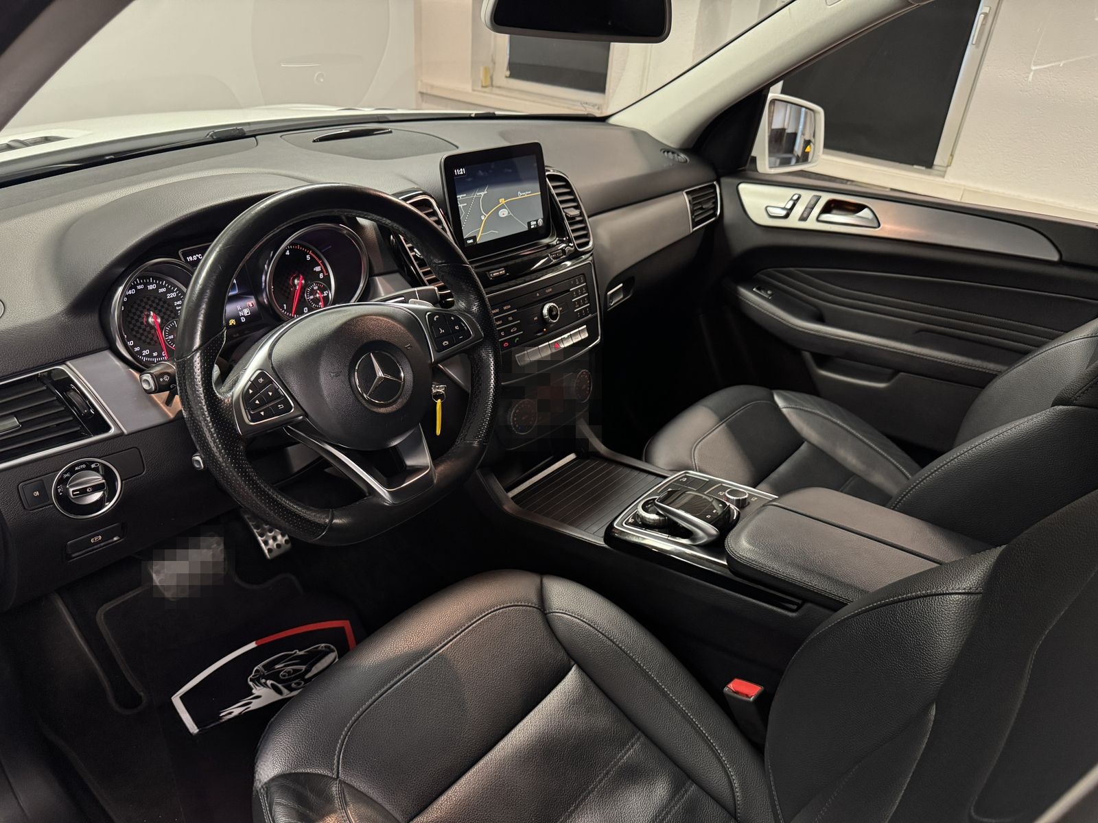 Mercedes-Benz GLE 350 d 4Matic*AMG-LINE*GDACH*LEDER*AHK* foto 7