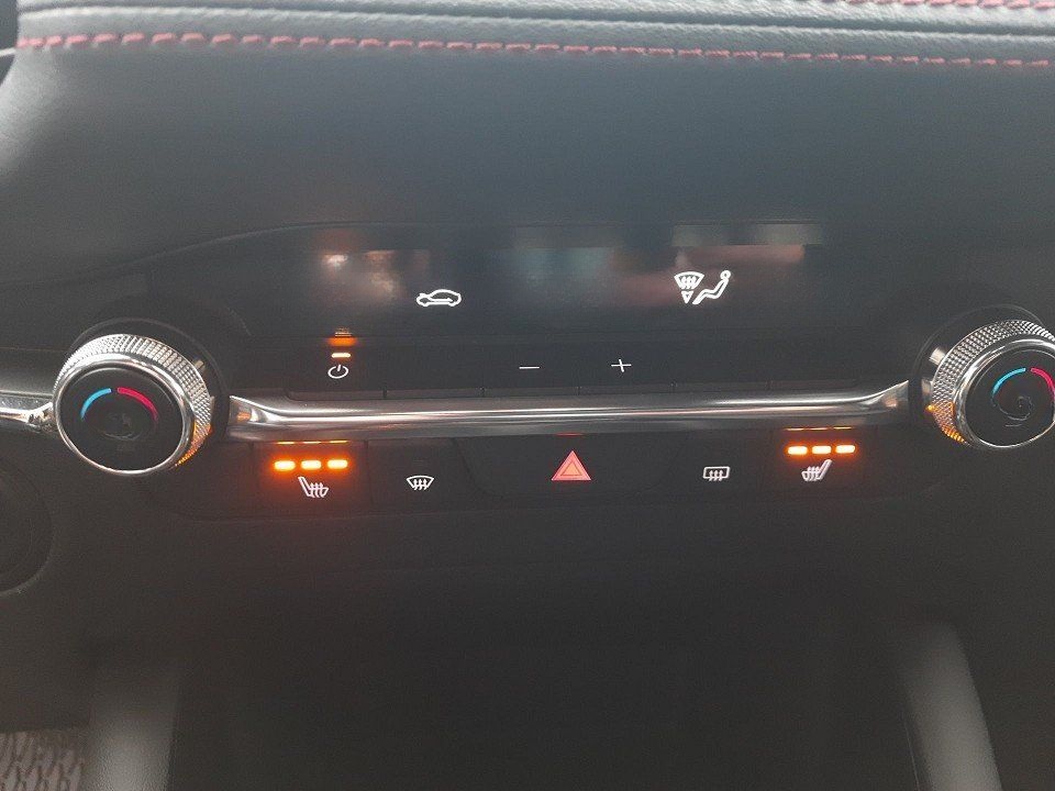 Mazda 3 SKYACTIV-G 150 AT Homura Premium-P./Spoiler foto 11