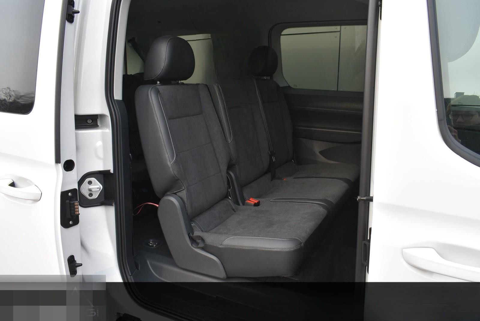 Volkswagen CADDY MAXI DSG TDI STY. STHZ./LEDER/LED/5 J.GARA foto 21