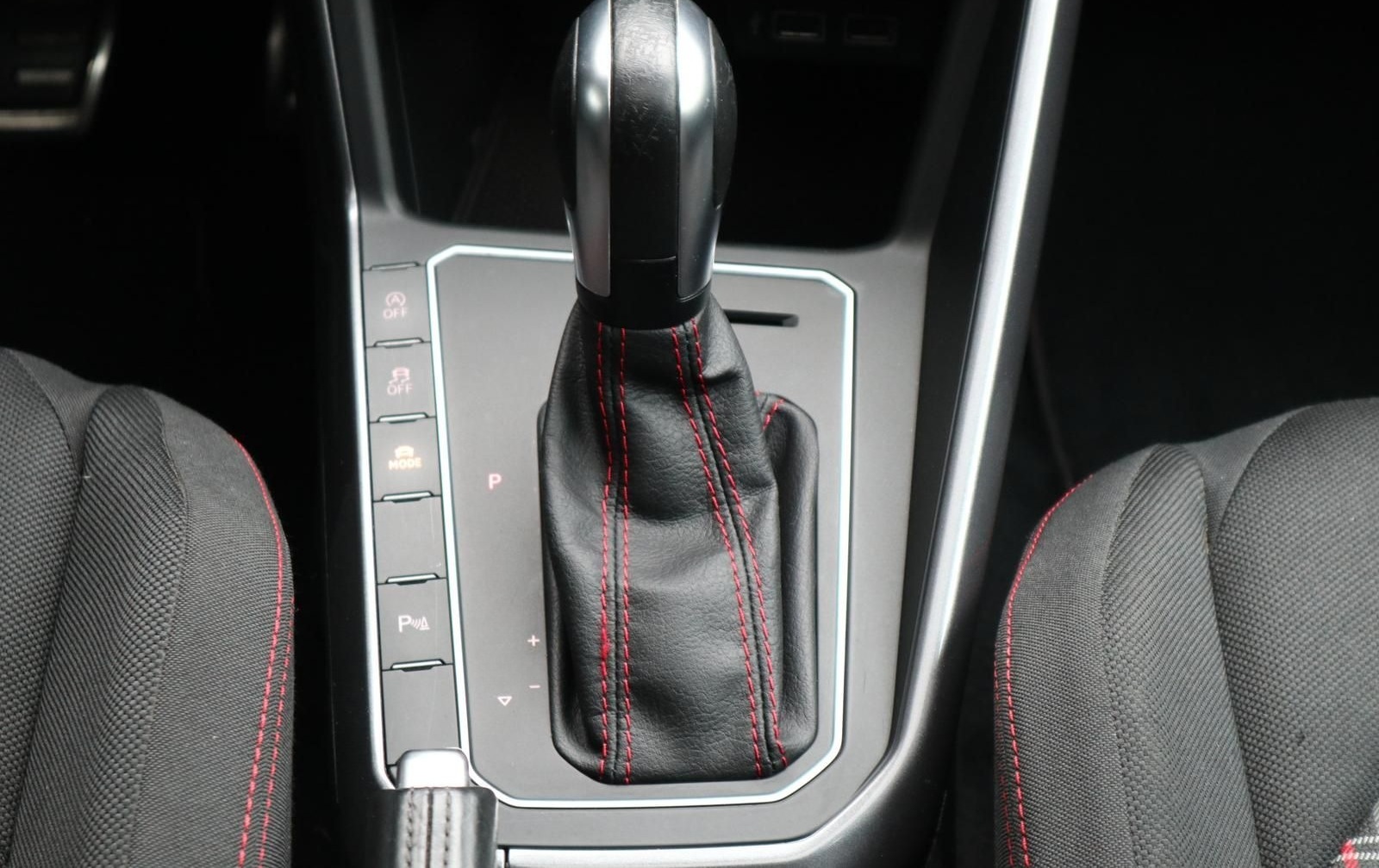 Volkswagen Polo GTI DSG NAV PAN LED SITZH BLUET PDC APP-CON foto 12