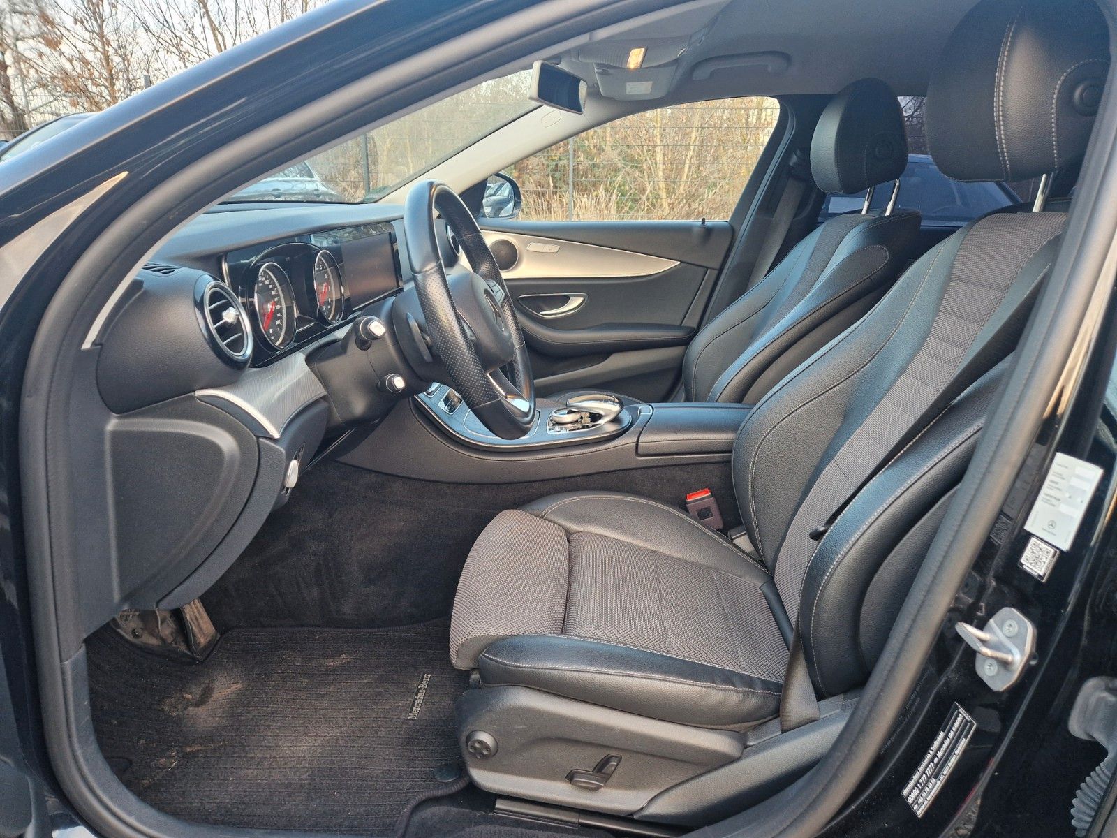 Mercedes-Benz E 200 T-Modell 9G MULTIBEAM COMAND 20" foto 13