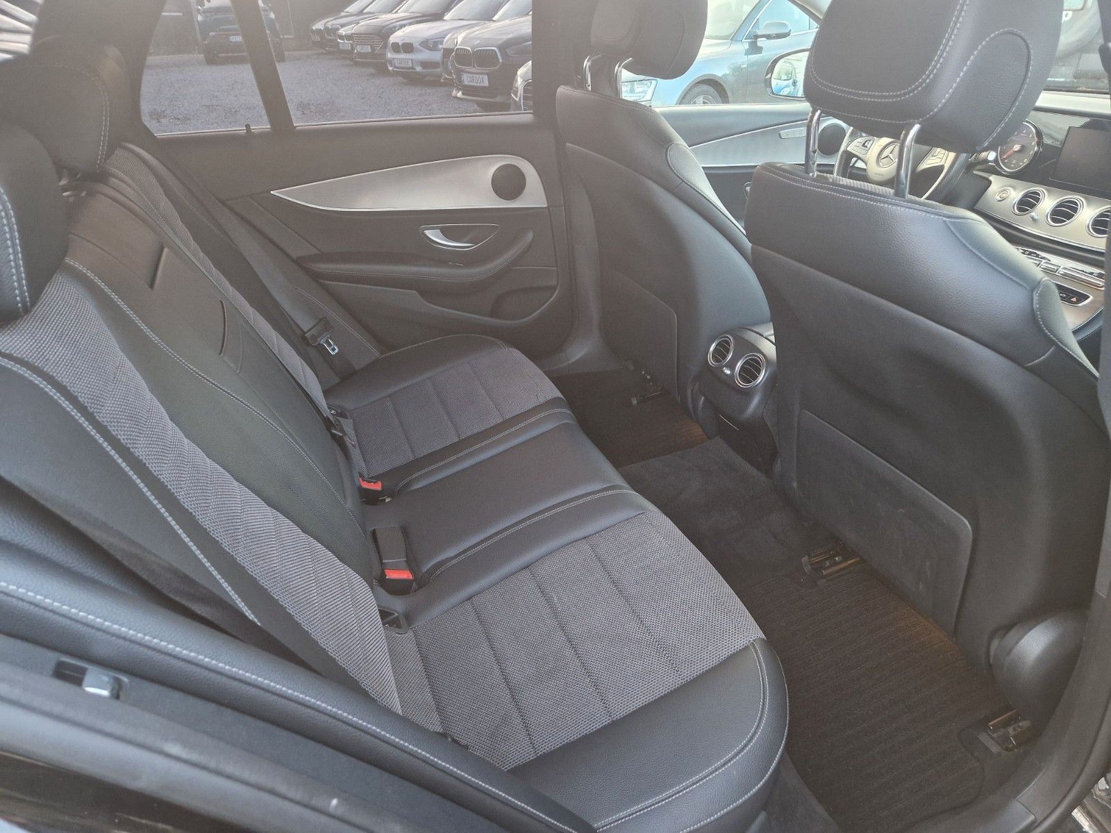 Mercedes-Benz E 200 T-Modell 9G MULTIBEAM COMAND 20" foto 14